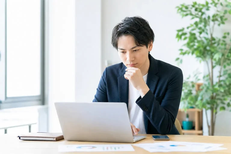 年末決算期の記事更新頻度とGoogle評価の関係